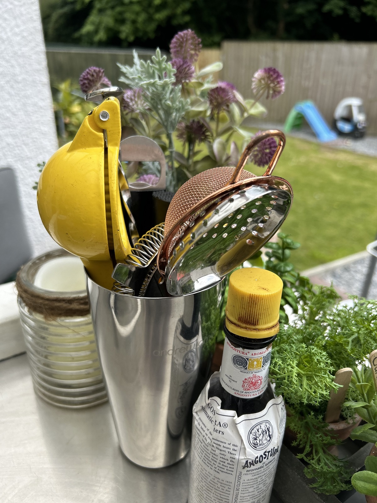 mini bar 12
